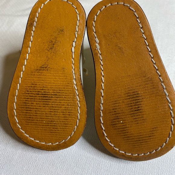 White Baby Walking Shoes - Picture 6 of 11